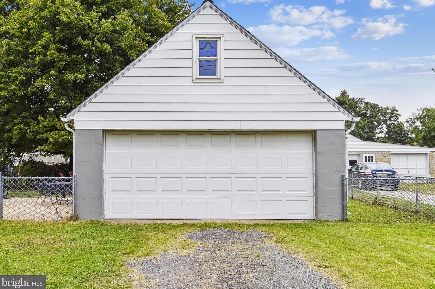 912 Hammonds Ln, Baltimore MD  21225-3337 exterior