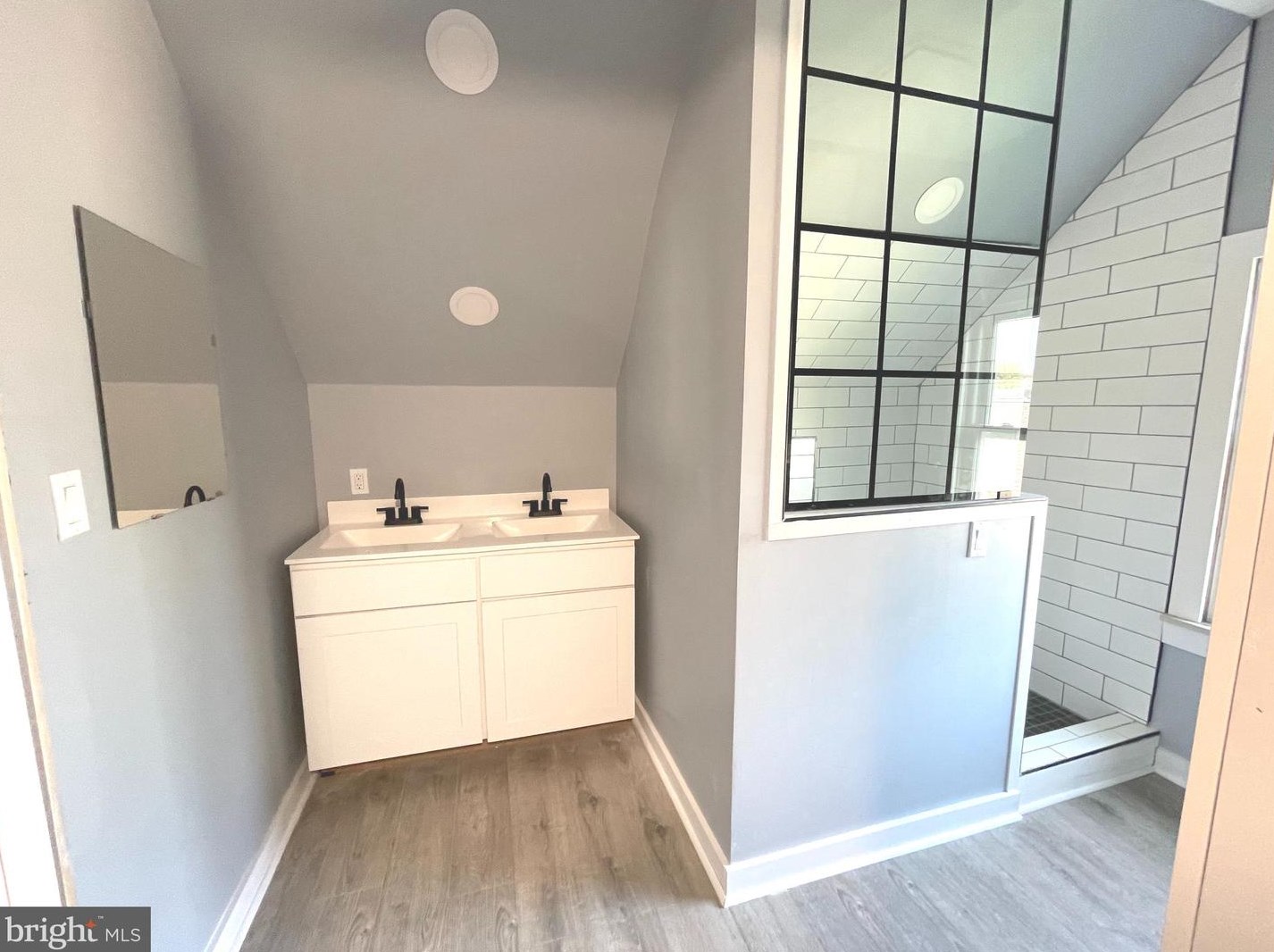 912 Hammonds Ln, Baltimore MD  21225-3337 exterior