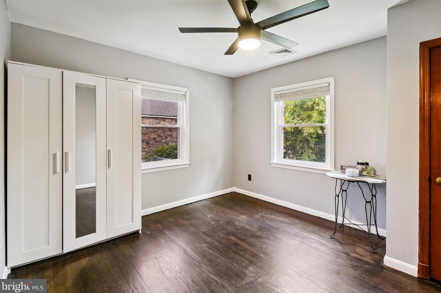912 Hammonds Ln, Baltimore MD  21225-3337 exterior
