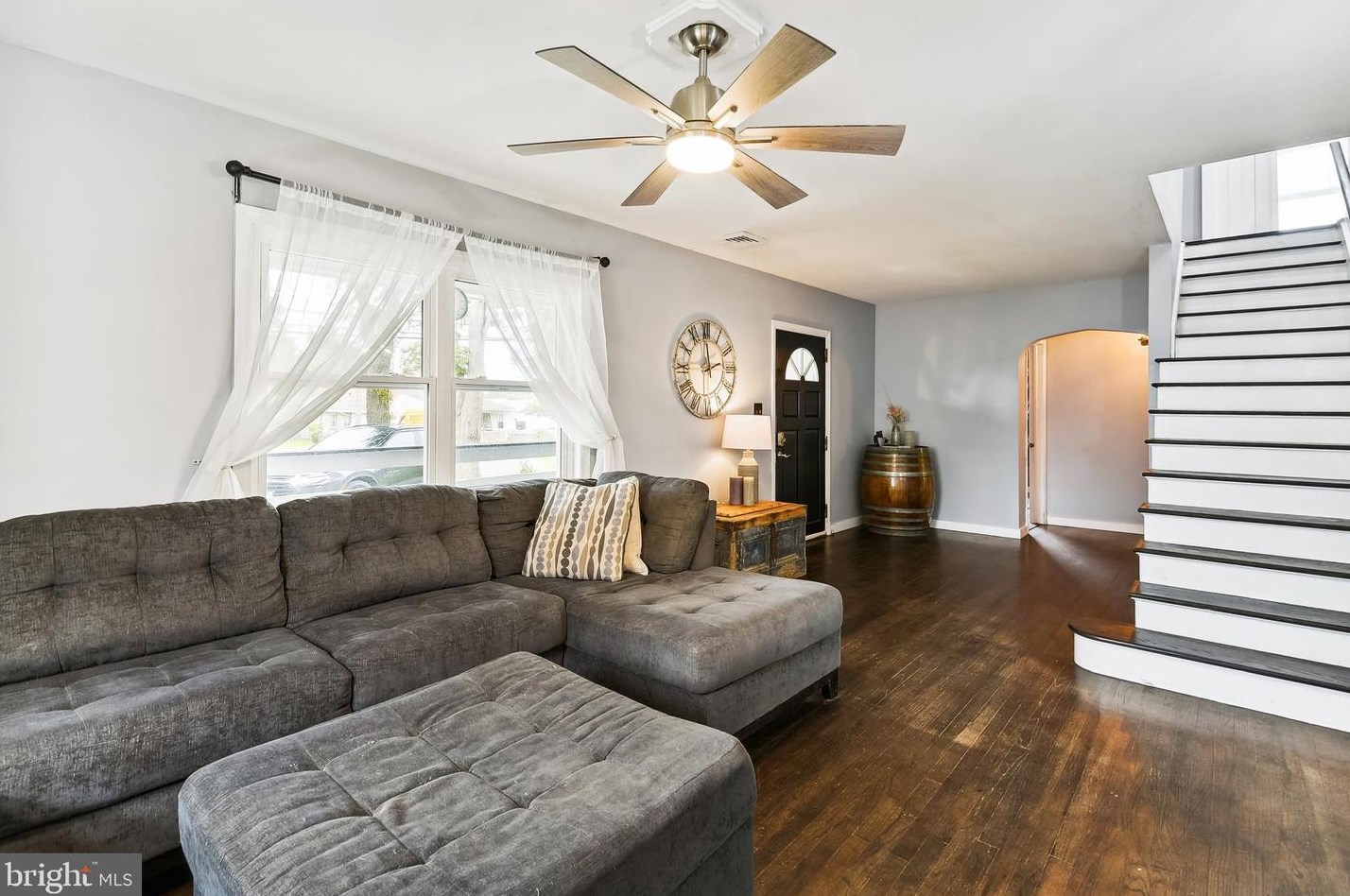 912 Hammonds Ln, Baltimore MD  21225-3337 exterior