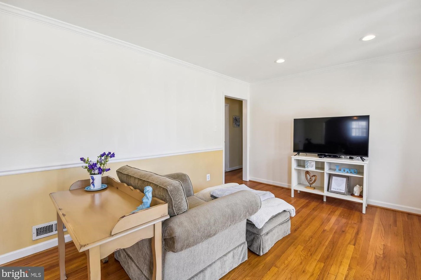 611 Brian St, Baltimore MD 21225-3806 exterior