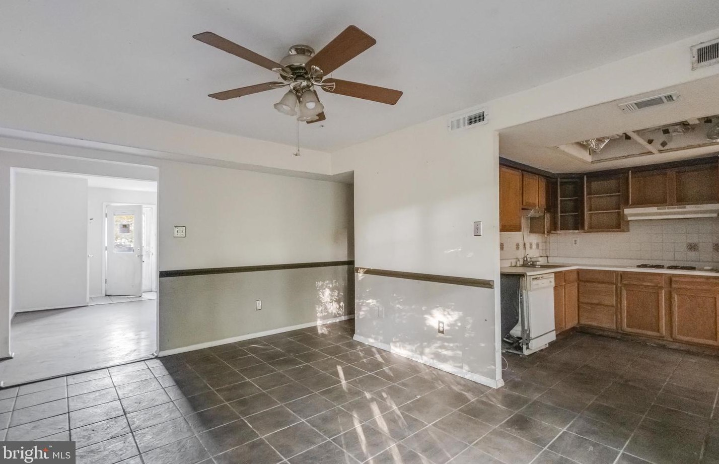 1671 Walleye Dr, Crofton MD 21114-2326 exterior