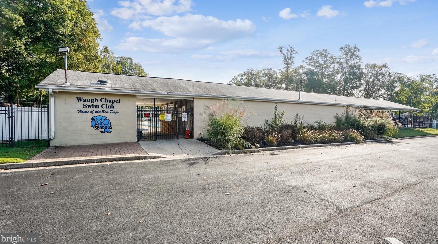 1488 Lowell Ct, Crofton MD 21114-1104 exterior