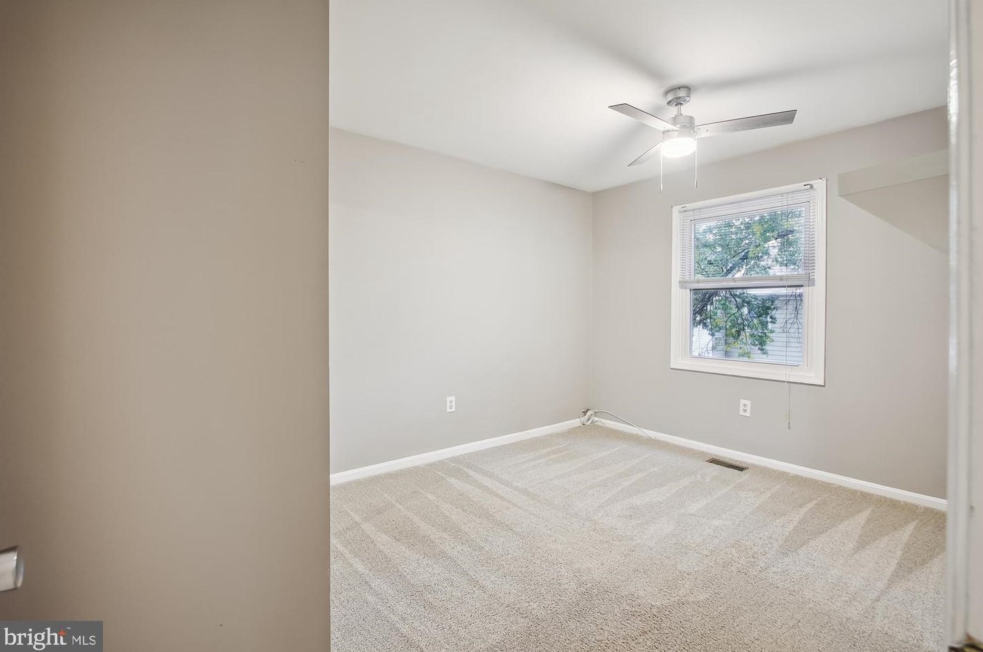 1488 Lowell Ct, Crofton MD 21114-1104 exterior