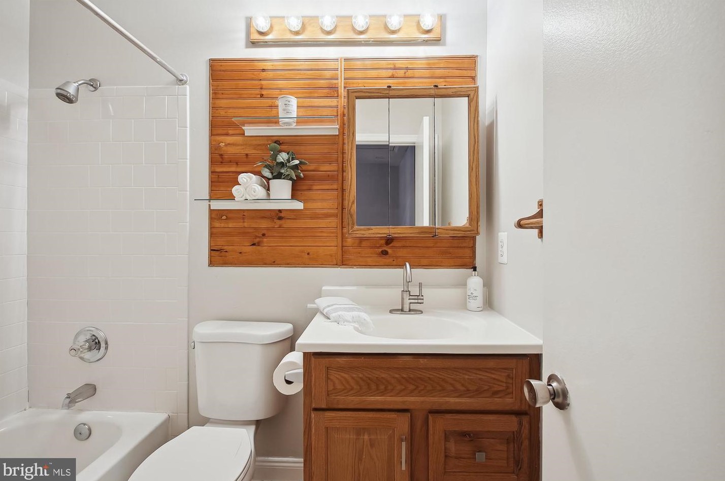 1488 Lowell Ct, Crofton MD 21114-1104 exterior