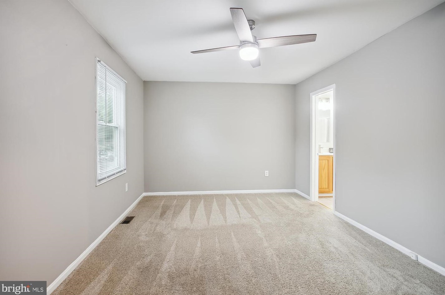 1488 Lowell Ct, Crofton MD 21114-1104 exterior