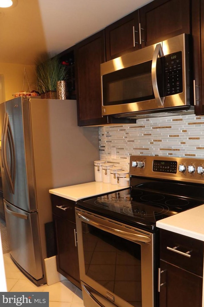 1820 Oriole Ct, Severn MD 21144-3123 exterior