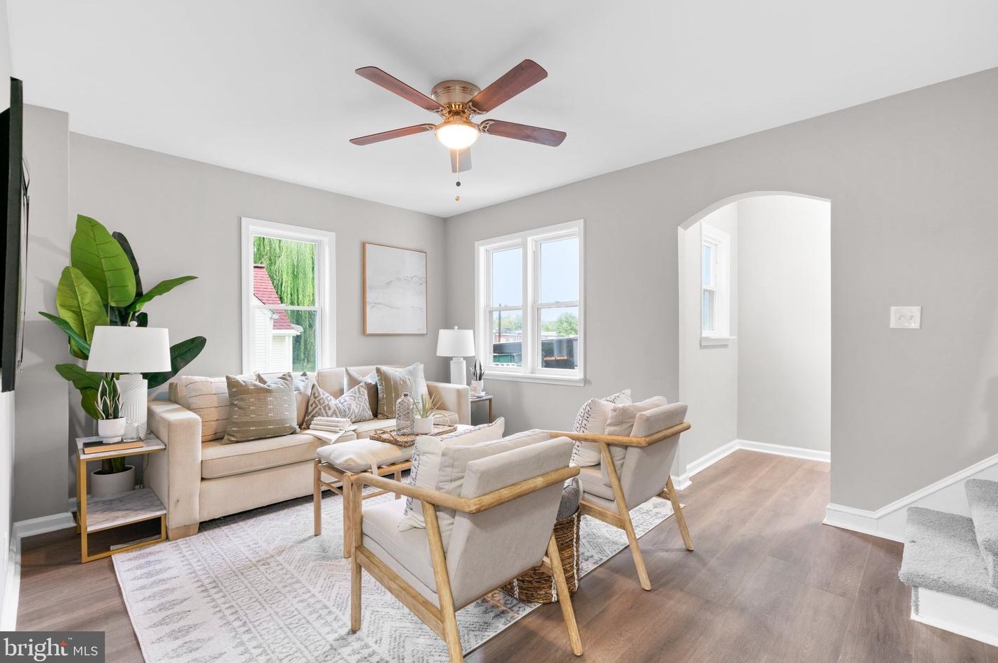 213 Hilltop Rd, Baltimore, MD 21228-5546