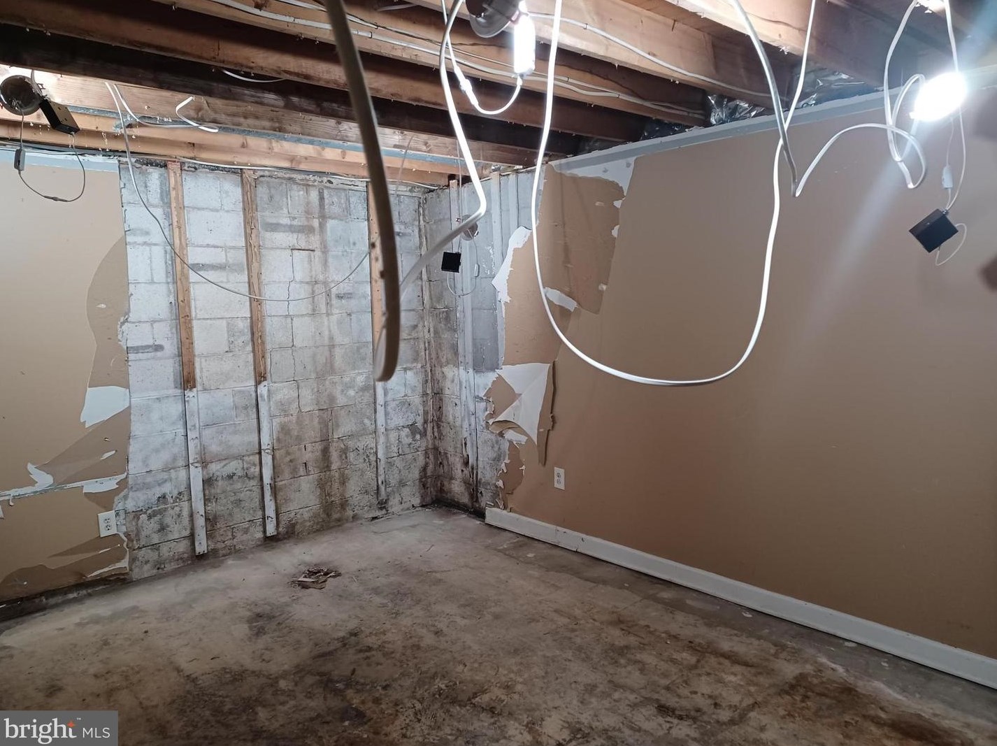 1605 New Windsor Ct, Crofton MD 21114-1713 exterior