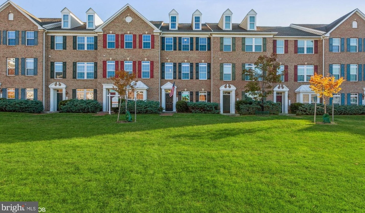 7542 Honey Locust Ln, Baltimore, MD 21076-3169
