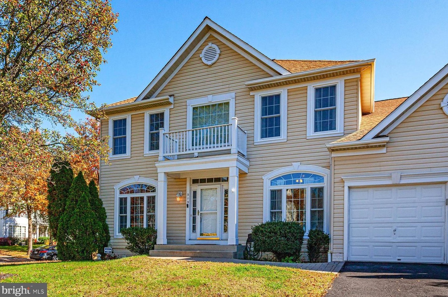 319 Fairfield Dr, Severn MD  21144-3459 exterior