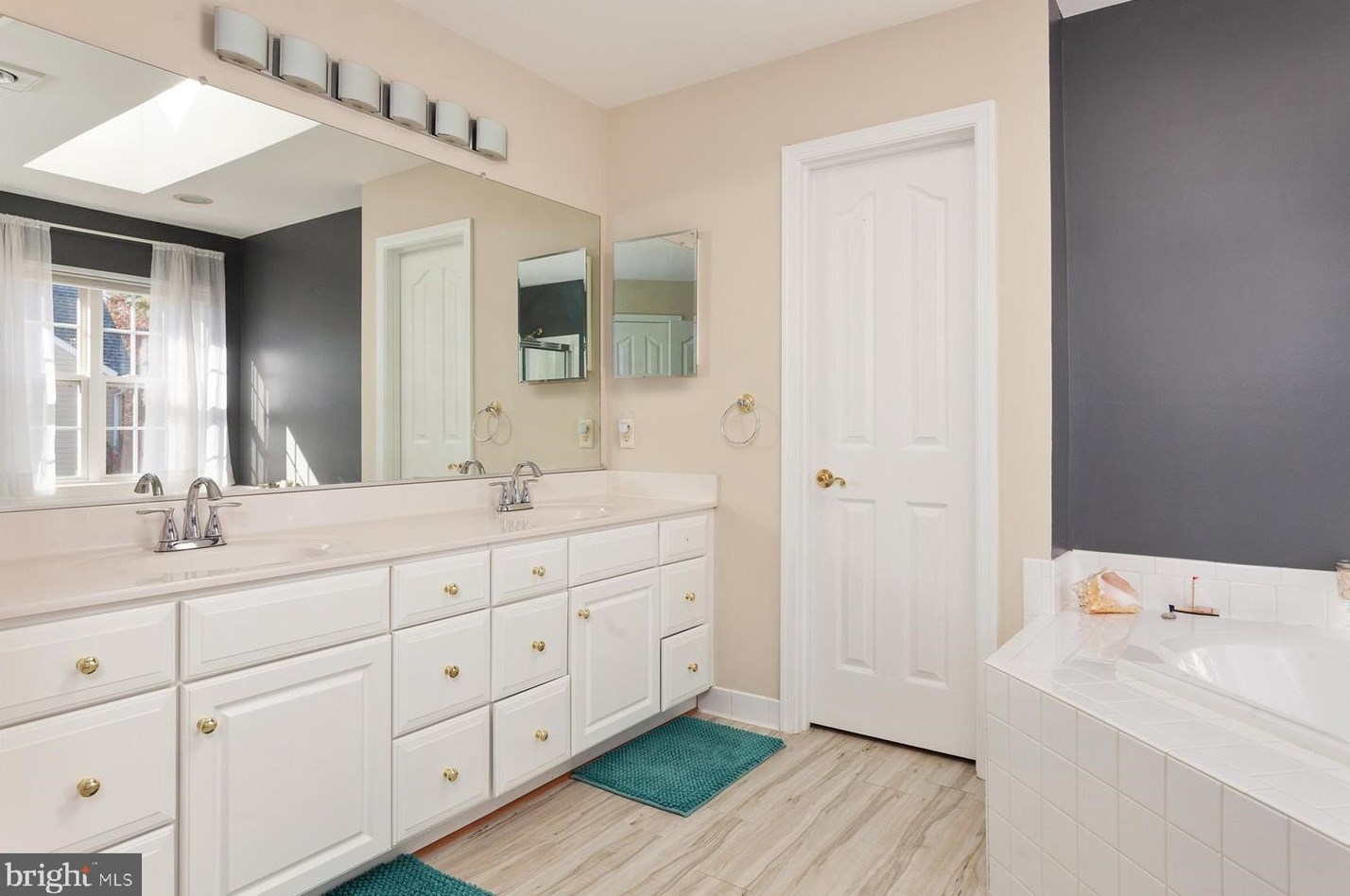 319 Fairfield Dr, Severn MD 21144-3459 exterior