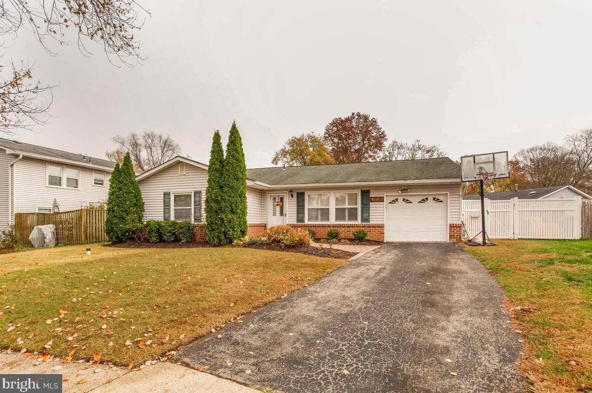 1703 Bellefield Ct, Crofton, MD 21114-1904