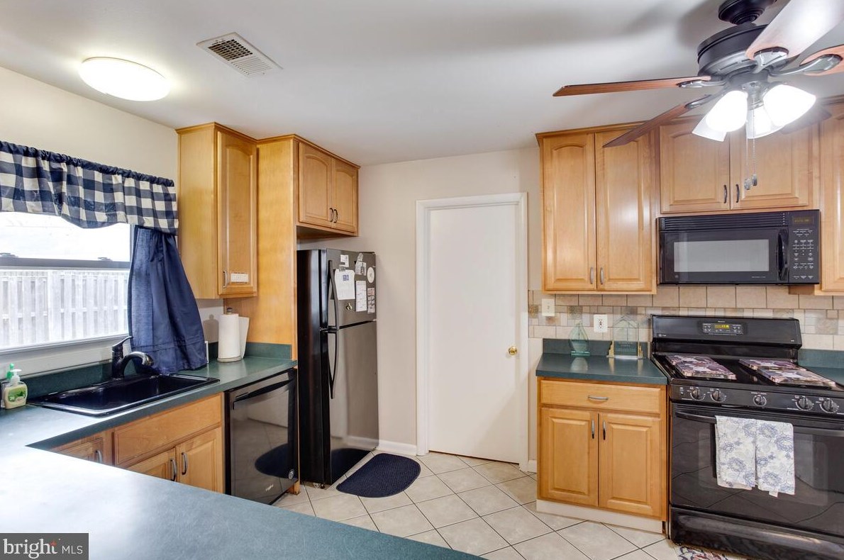 1703 Bellefield Ct, Crofton MD  21114-1904 exterior