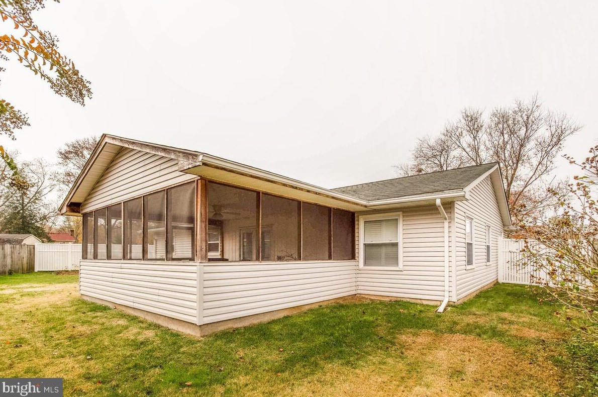 1703 Bellefield Ct, Crofton MD  21114-1904 exterior