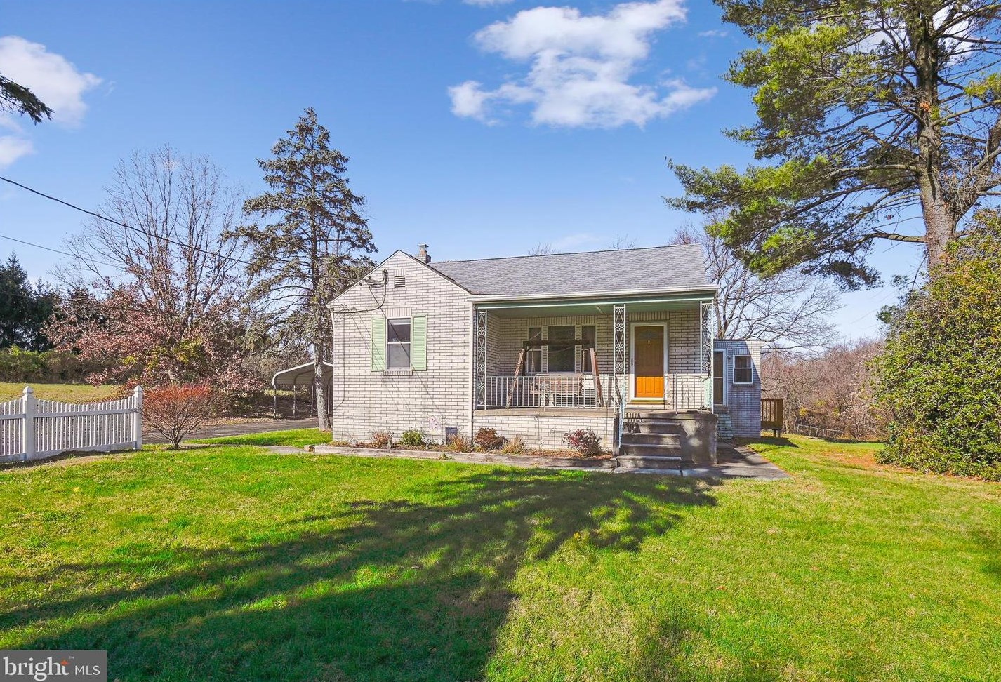 518 Hammonds Ln, Baltimore, MD 21225-3644