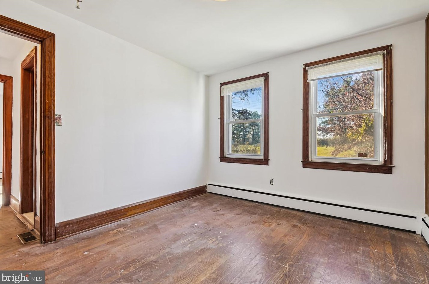 518 Hammonds Ln, Baltimore MD  21225-3644 exterior