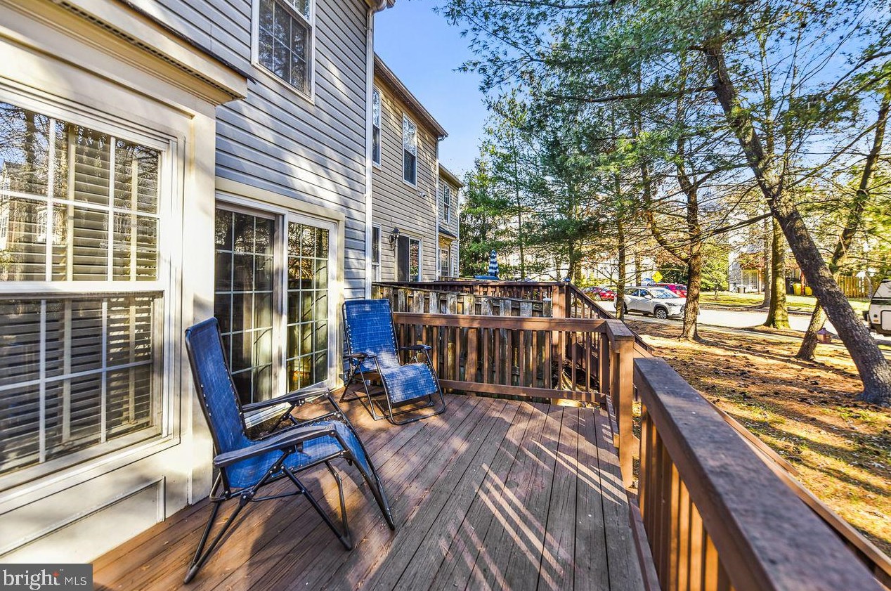 7915 Thrush Mdw Pl, Severn MD 21144-1074 exterior