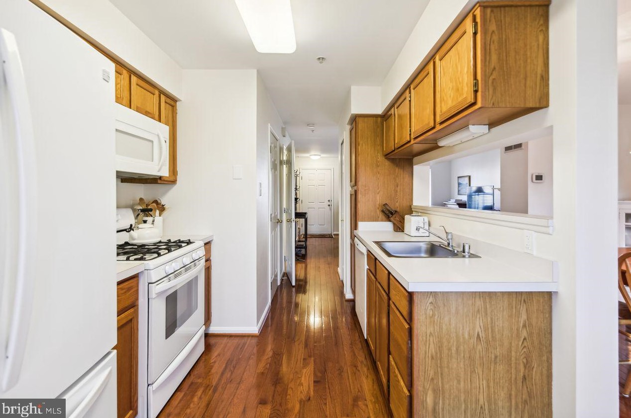 7915 Thrush Mdw Pl, Severn MD 21144-1074 exterior