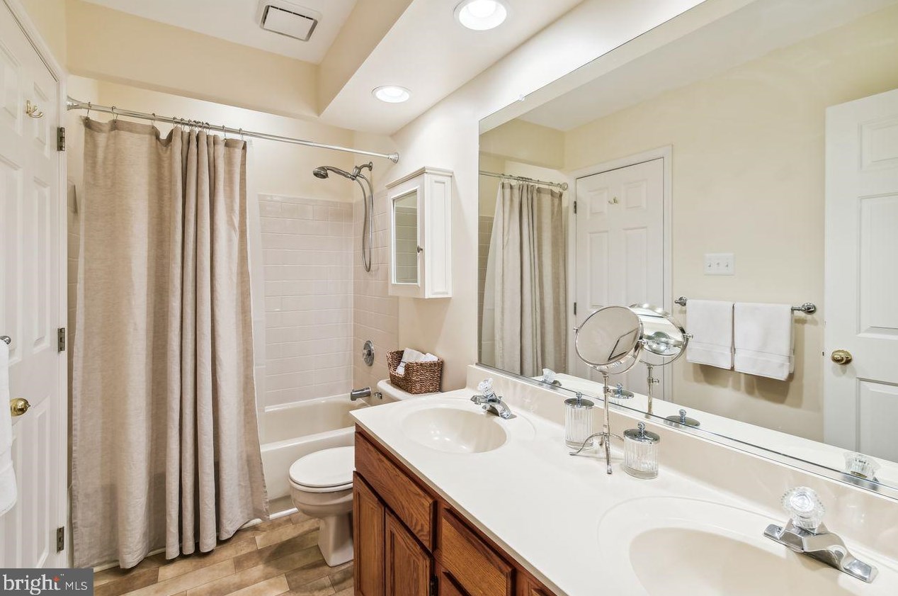 7915 Thrush Mdw Pl, Severn MD 21144-1074 exterior