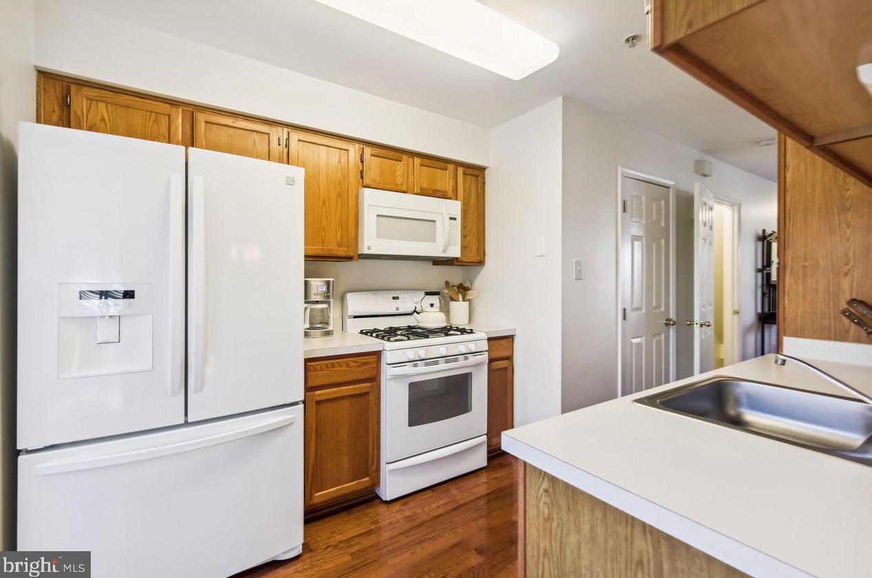 7915 Thrush Mdw Pl, Severn MD 21144-1074 exterior