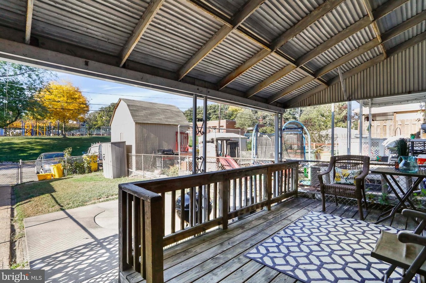 425 5th Ave, Baltimore MD  21227-3247 exterior