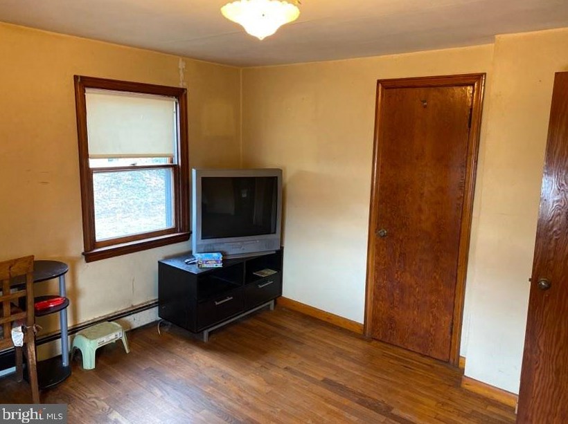 108 15th Ave, Baltimore MD  21225-3413 exterior