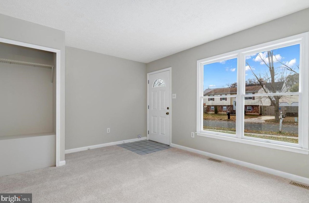 7921 Liberty Cir, Riviera Beach, MD 21122