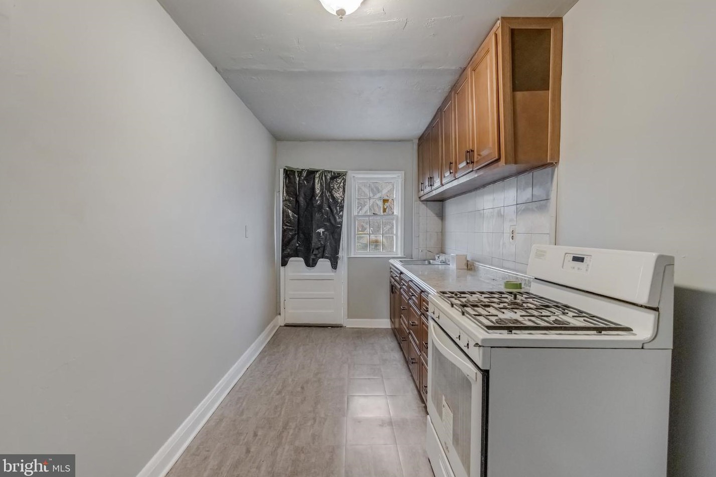 12 Ballman Ct, Baltimore, MD 21225-3006