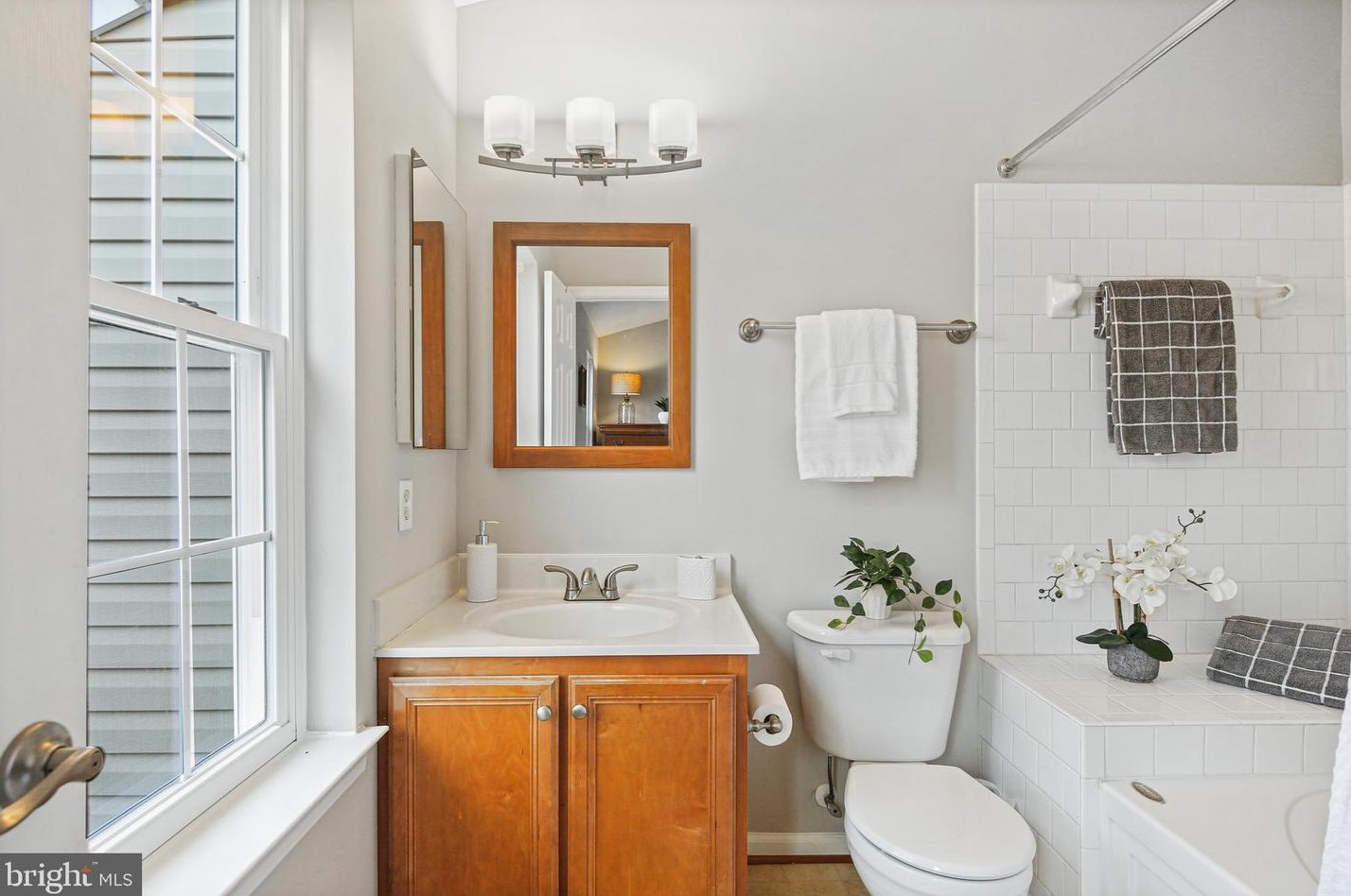 2431 Lizbec Ct, Crofton MD  21114-3247 exterior