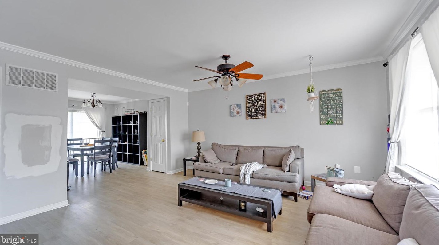 218 Townsend Ave, Baltimore, MD 21225-3031