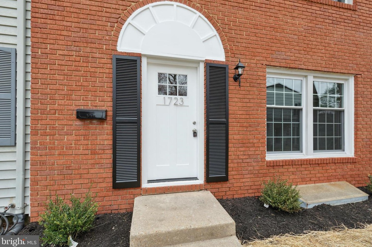 1723 Fillmore Ct, Crofton MD  21114-2309 exterior