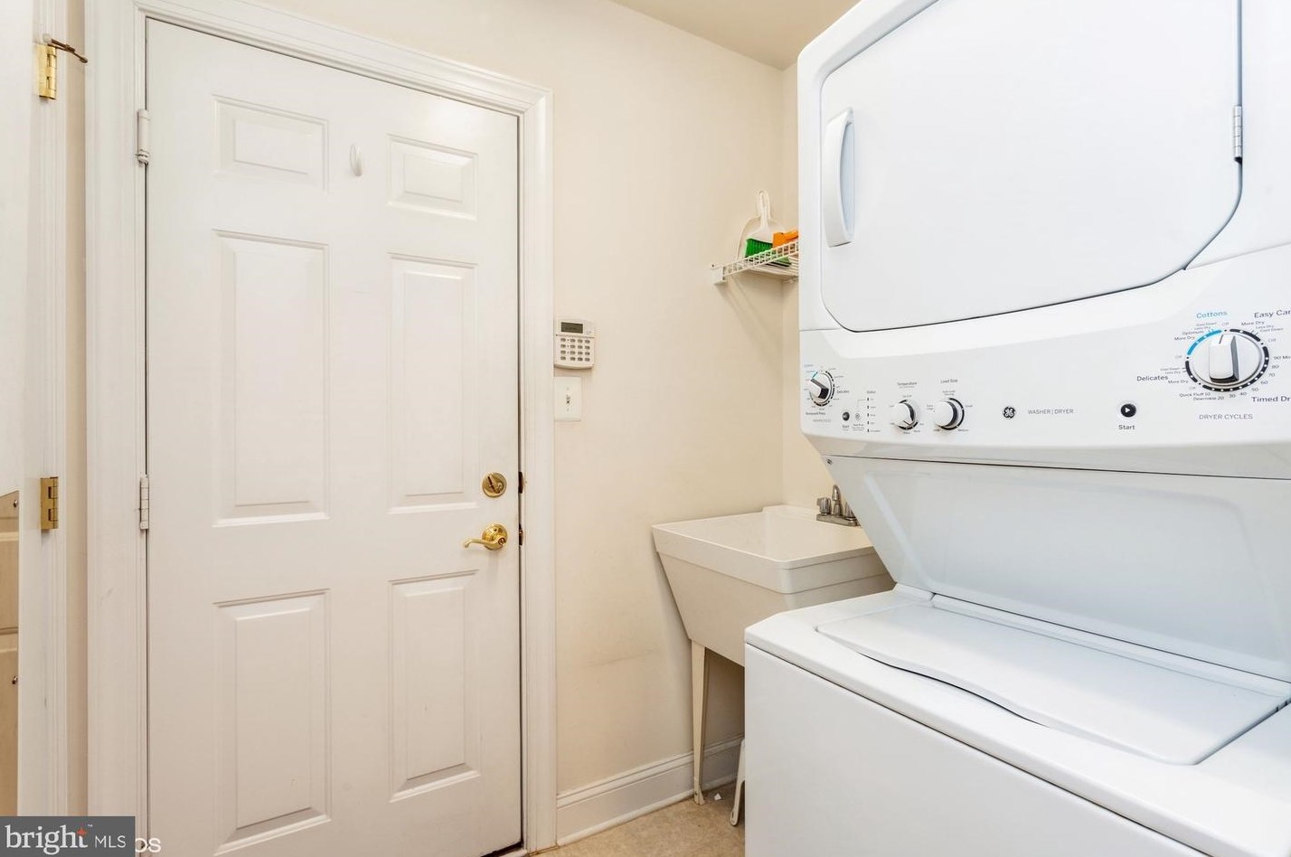 2633 Salford Dr, Crofton MD  21114-3281 exterior