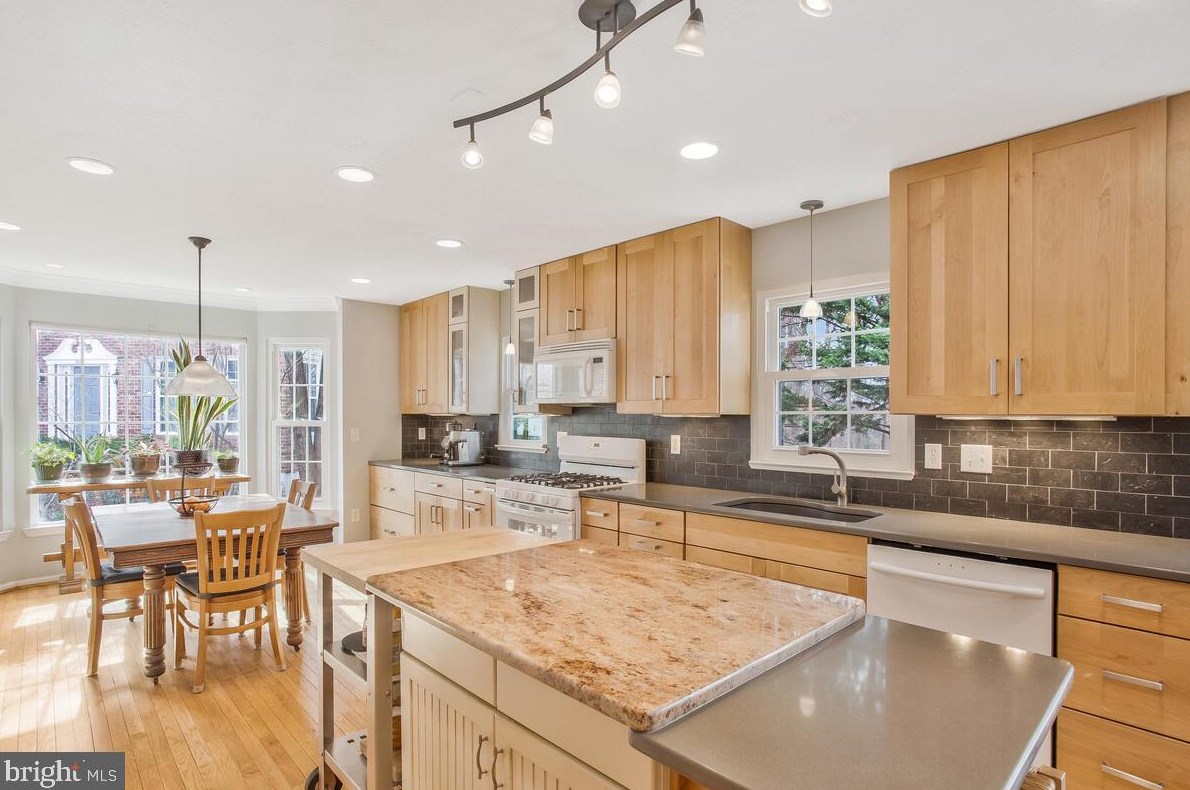 2806 Chapman Ct, Crofton MD  21114-3151 exterior