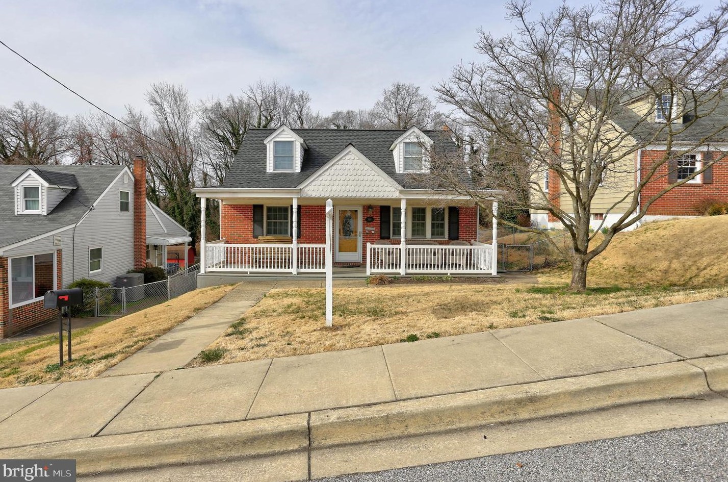 5814 Redmond St, Baltimore, MD 21225-3722