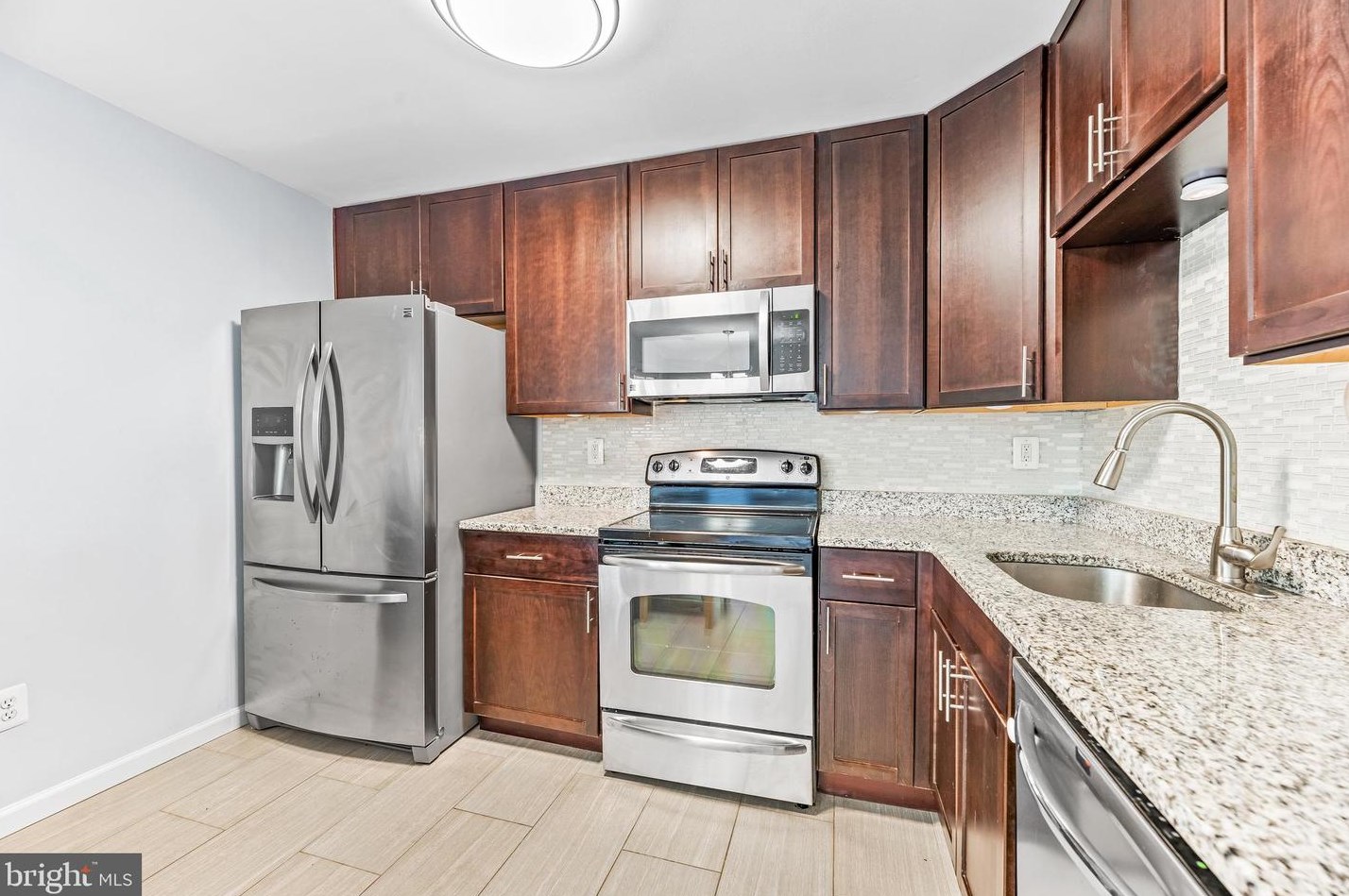 1604 Bancroft Ln, Crofton MD 21114-1607 exterior