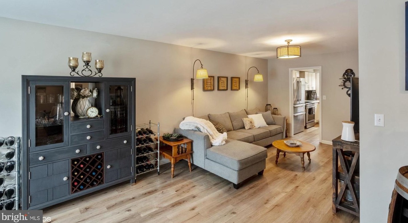 1156 Jeffrey Dr, Crofton MD 21114-1315 exterior