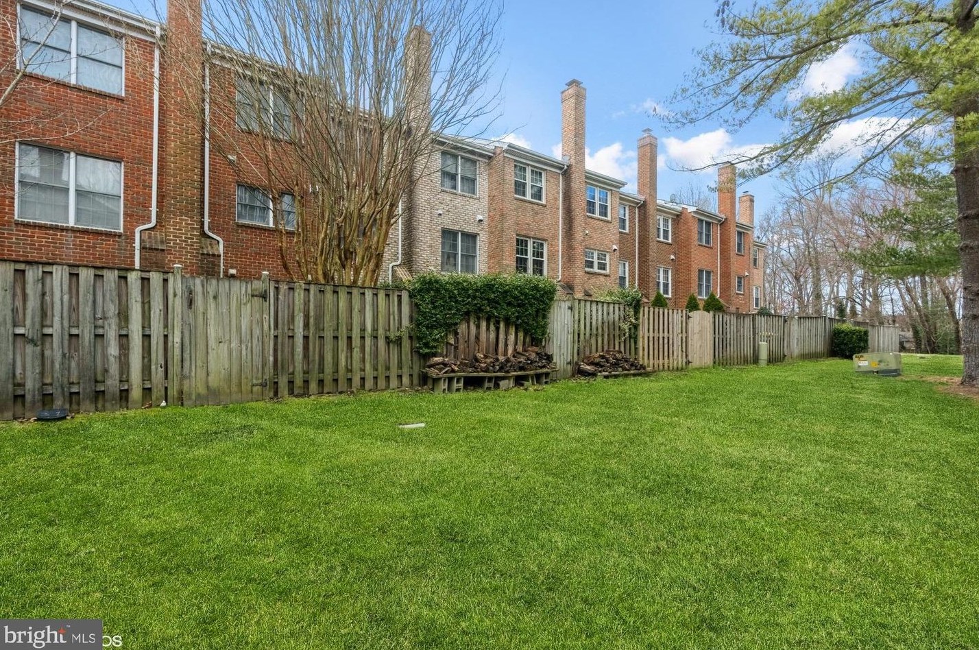 1156 Jeffrey Dr, Crofton MD 21114-1315 exterior