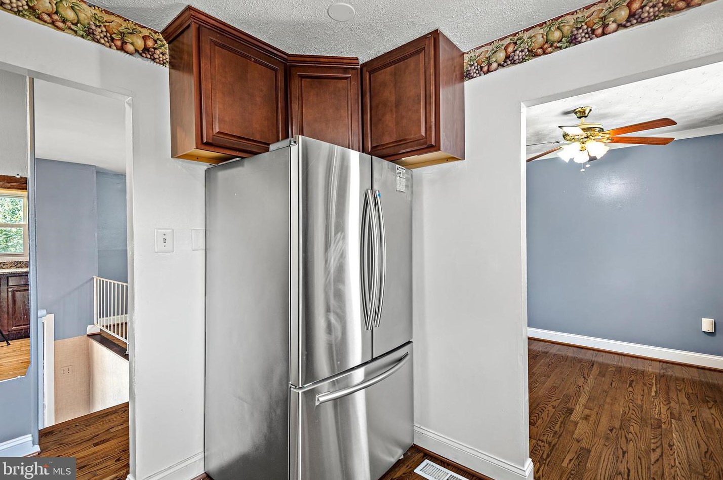 7911 Innkeeper Dr, Severn MD  21144-1459 exterior