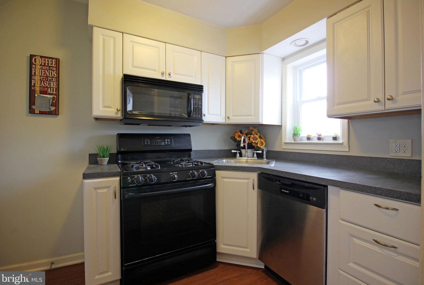 606 Wood St, Baltimore MD  21225-3125 exterior