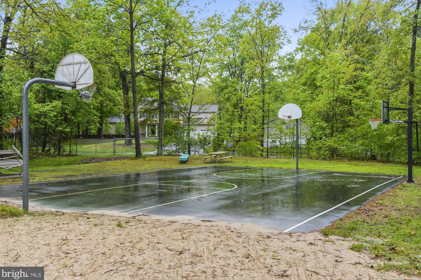 1684 Wickham Way, Crofton MD  21114-2903 exterior