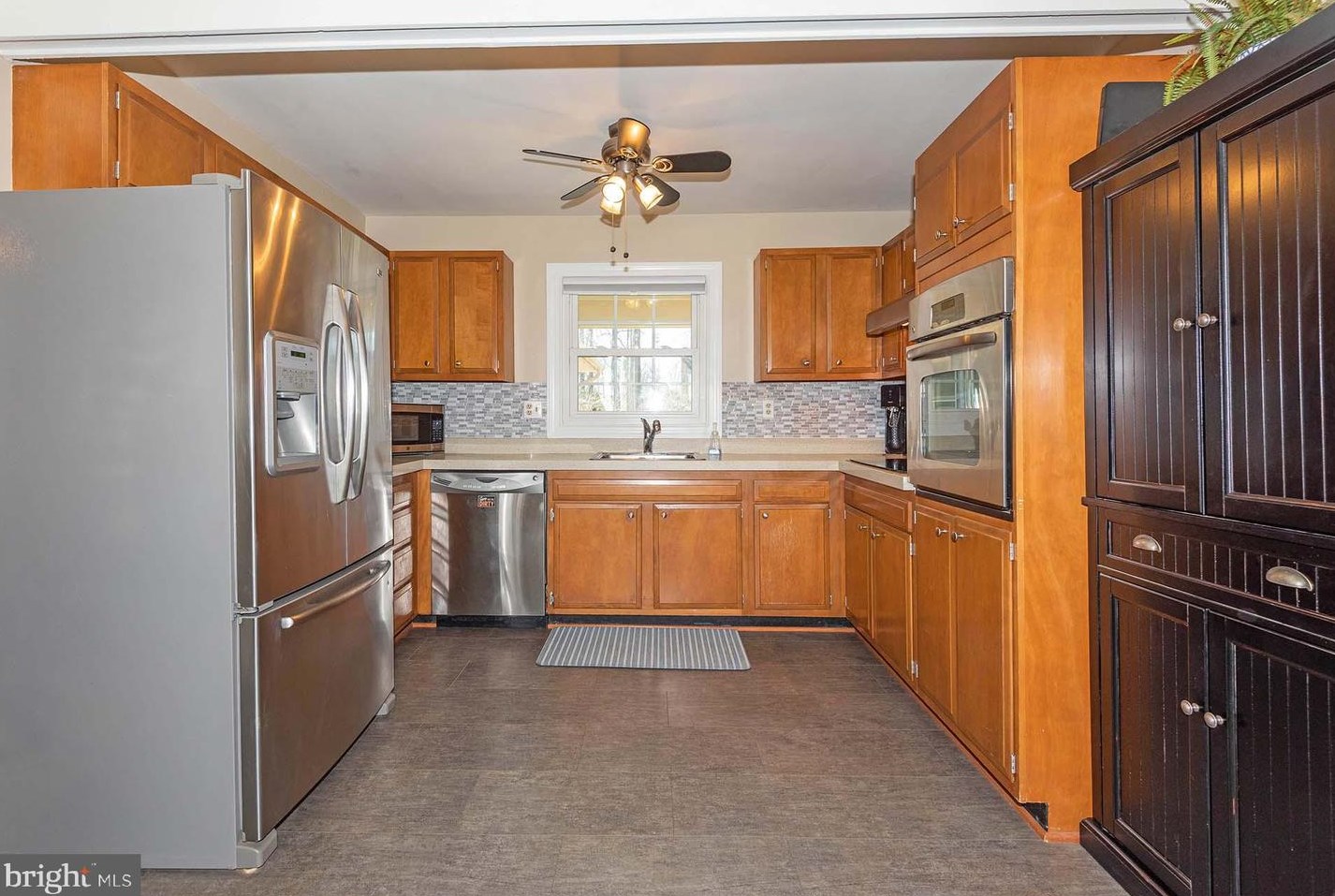 1727 Swinburne Ave, Crofton MD  21114-2024 exterior