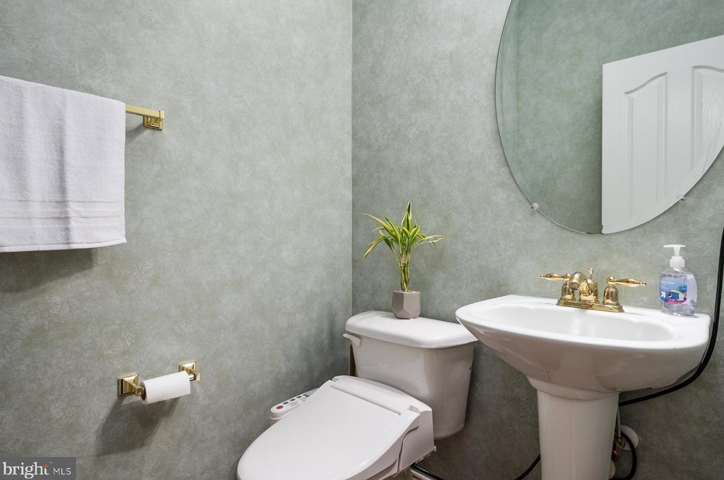 7875 Wb And A Rd, Severn MD  21144-1918 exterior