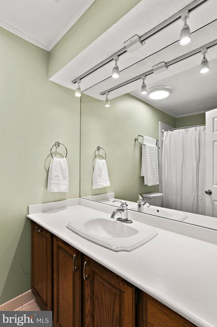 1736 Denton Ct, Crofton MD  21114-1914 exterior