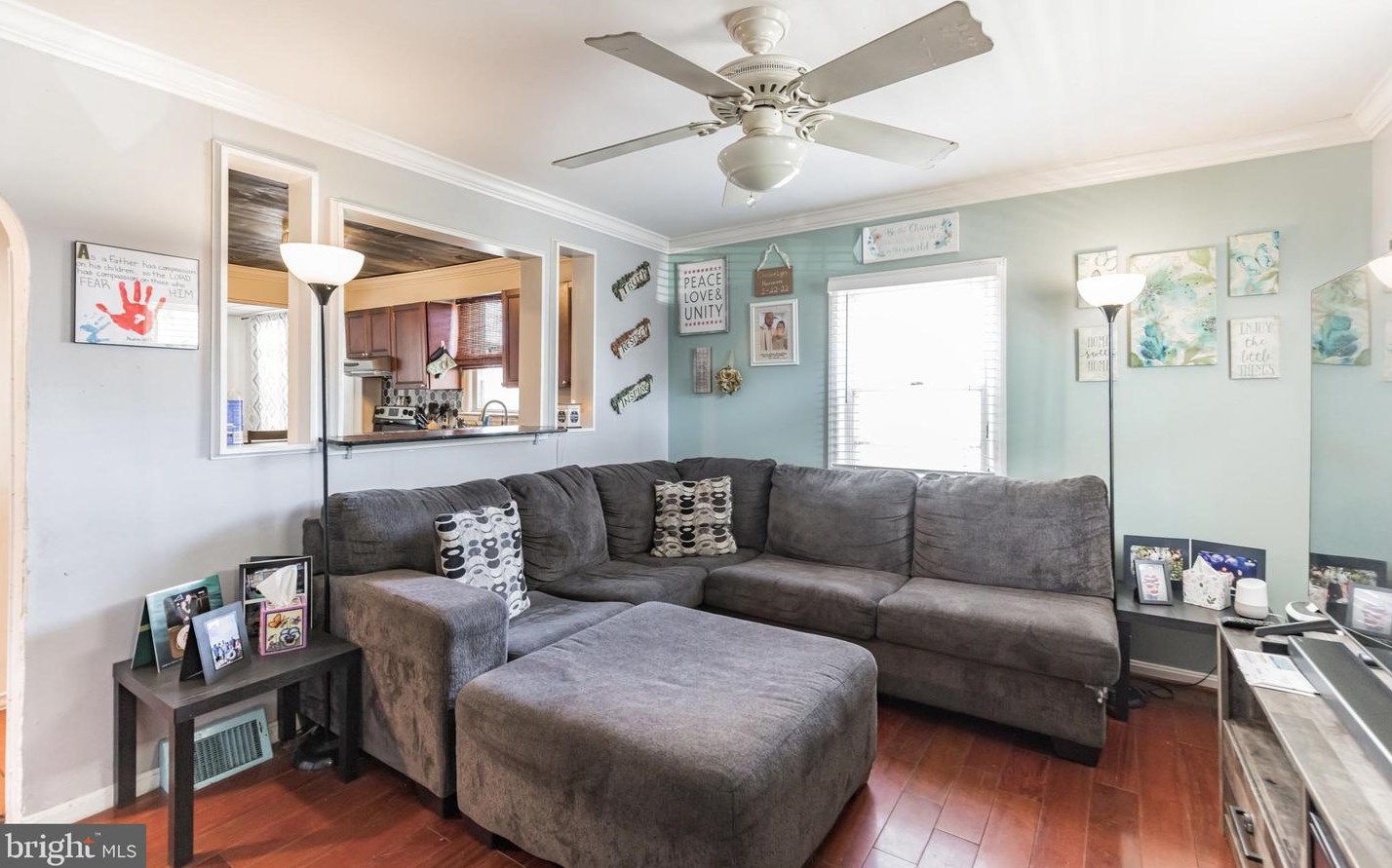 208 Cresswell Rd, Baltimore, MD 21225-3910