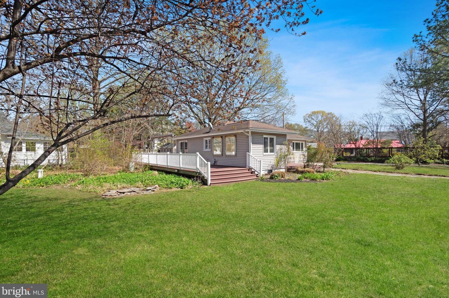 4977 Lerch Dr, Shady Side, MD 20764