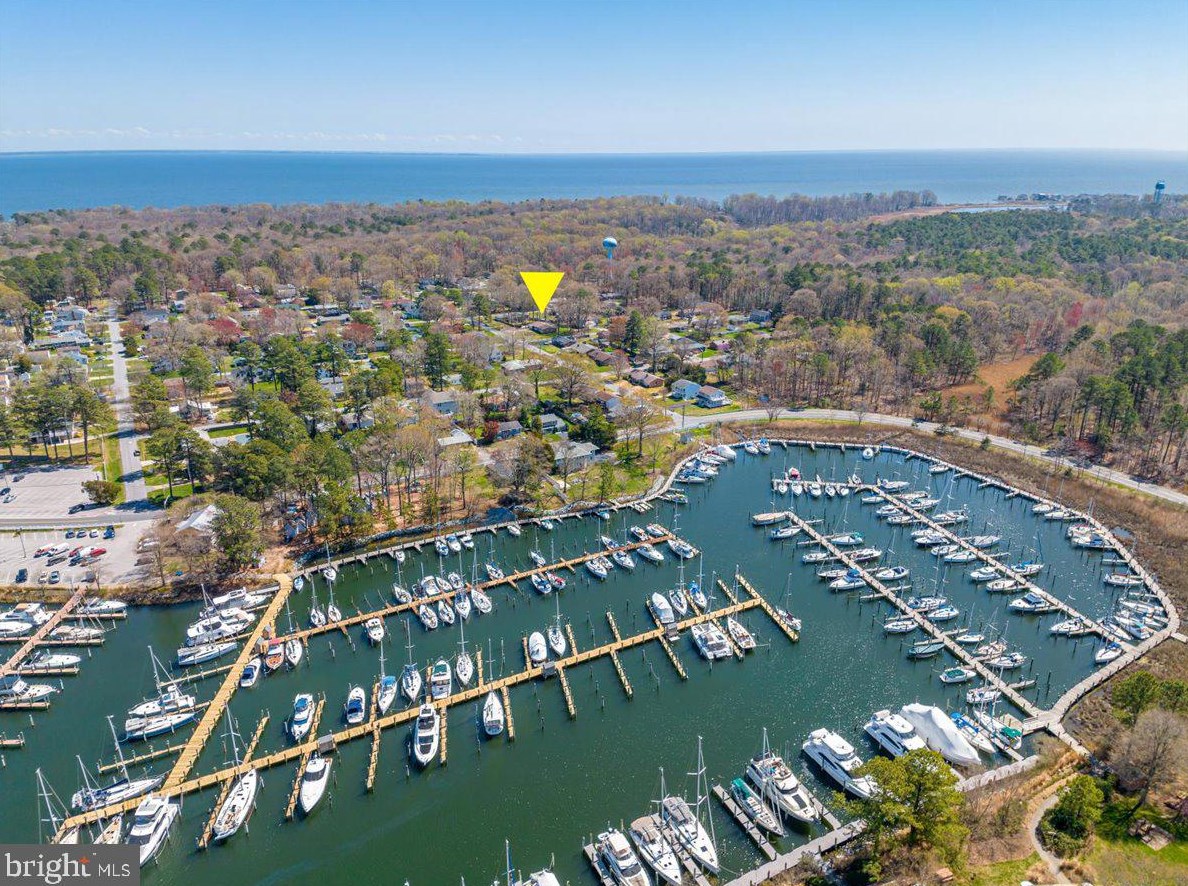 625 California Ave, Holland Point, MD 20714-9601