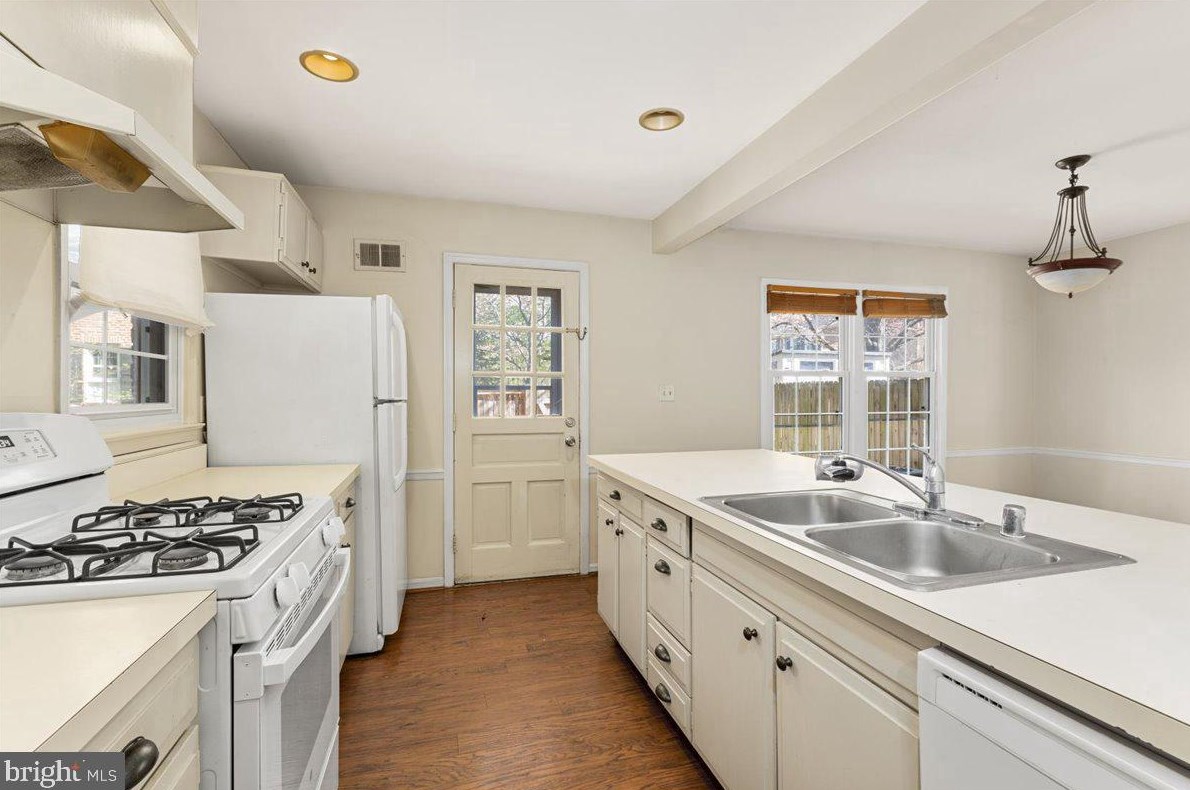 1726 Dryden Way, Crofton MD 21114-1412 exterior