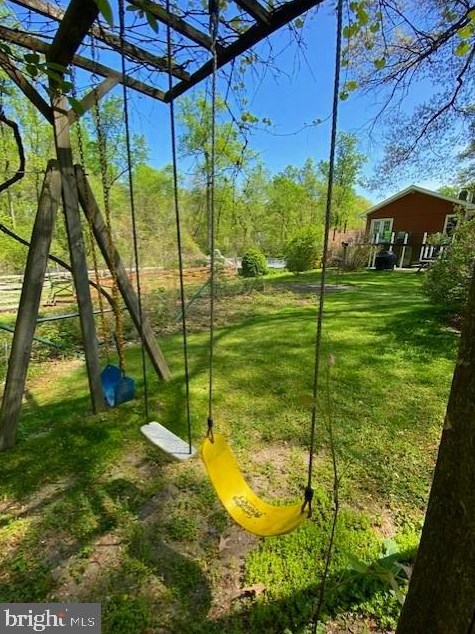 1825 Cedar Dr, Severn MD  21144-1005 exterior