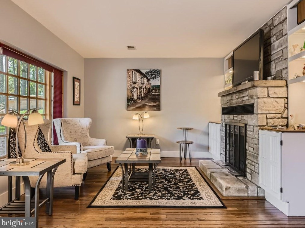 1825 Cedar Dr, Severn MD  21144-1005 exterior